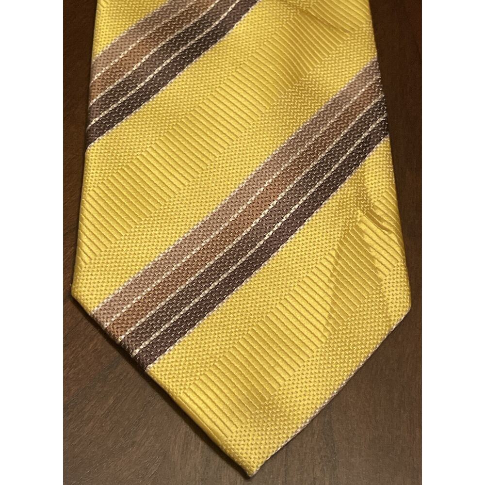 A. Vincenzo Gold Brown 100% Polyester Men’s Neck Tie Made In China